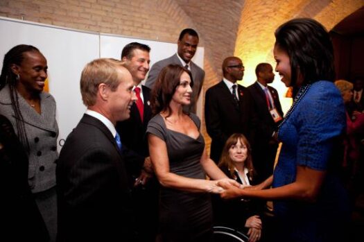 nadia-comaneci-romanca-noastra-de-10-invitata-la-dineu-la-casa-alba-fosta-gimnasta-a-cinat-alaturi-270065