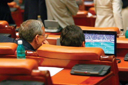 parlament-fotbal