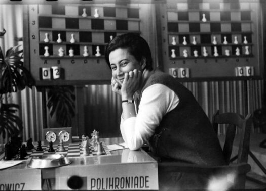 elisabetapolihroniade1 [640x480]